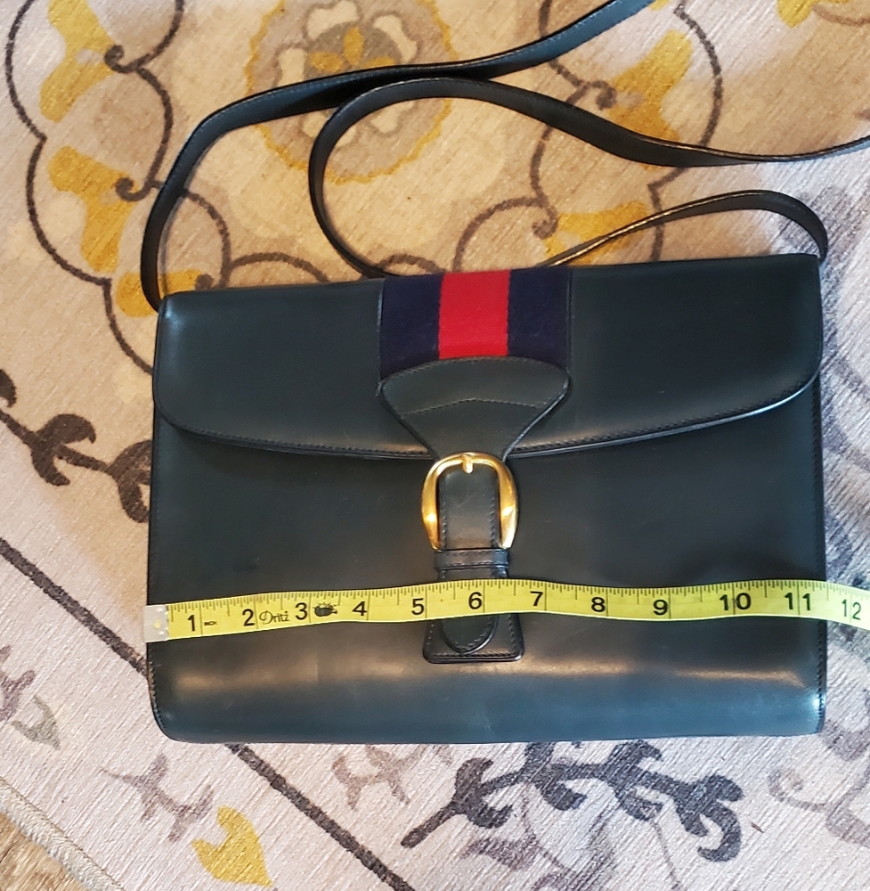 Gucci Hunter Green Rare Leather Messenger Bag with Gold-Tone Hardware⚜️💚⚜️ - Picture 6 of 15